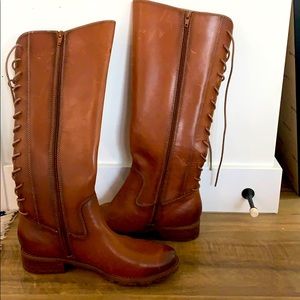 Sofft brand zipper leather boots.
